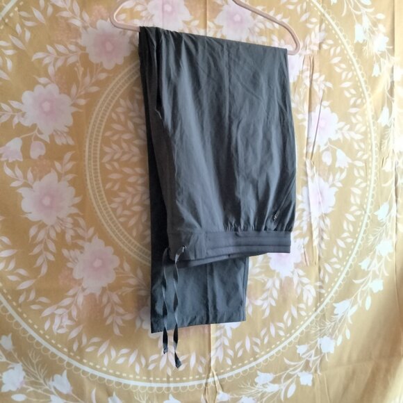 Mountain Warehouse Grey Plus Size Grey Zip Off Explorer Hiking Pants - Picture 7 of 8